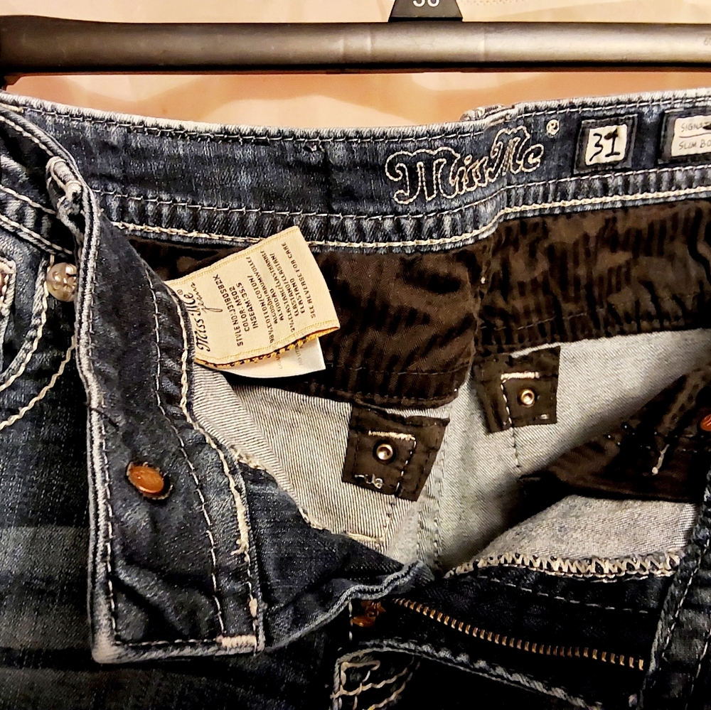 Miss Me womens Blue Jeans size 31 signature slim boot